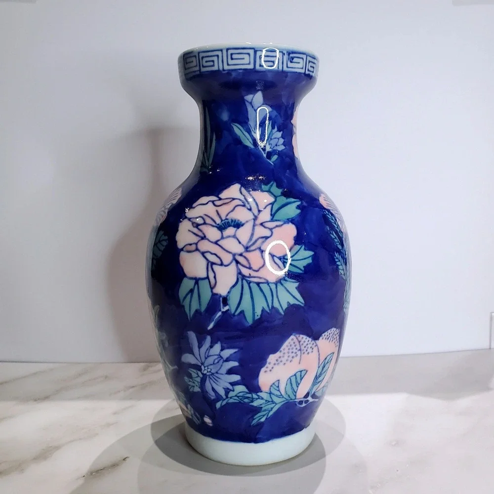 Vtg Chinoiserie Cobalt Blue Porcelain Vase 8